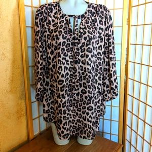 Torrid peasant blouse/ 3X, NEW with tags. FINAL PRICE DROP 💧💧💧💧